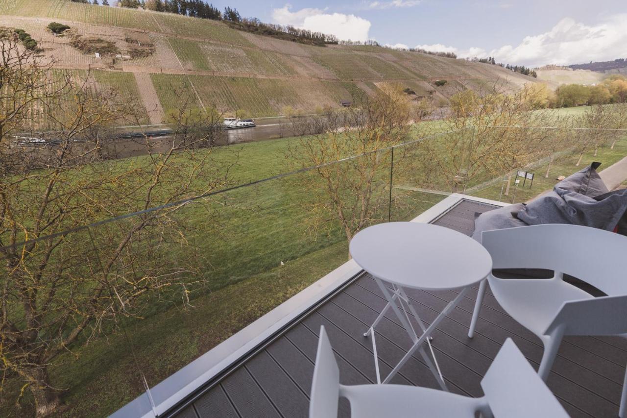 STEILLAGE - Design Moselsuiten mit Panoramablick und SPA Brauneberg Exterior foto