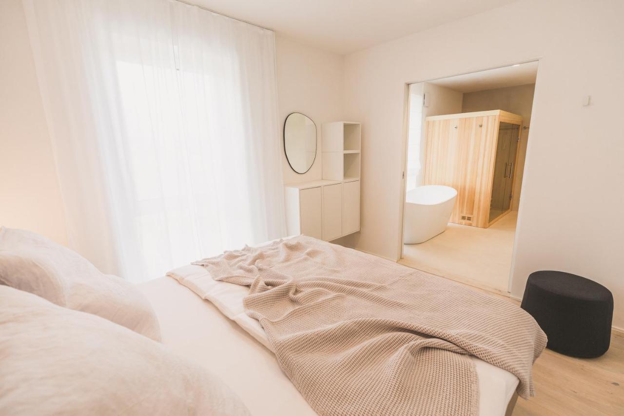 STEILLAGE - Design Moselsuiten mit Panoramablick und SPA Brauneberg Exterior foto