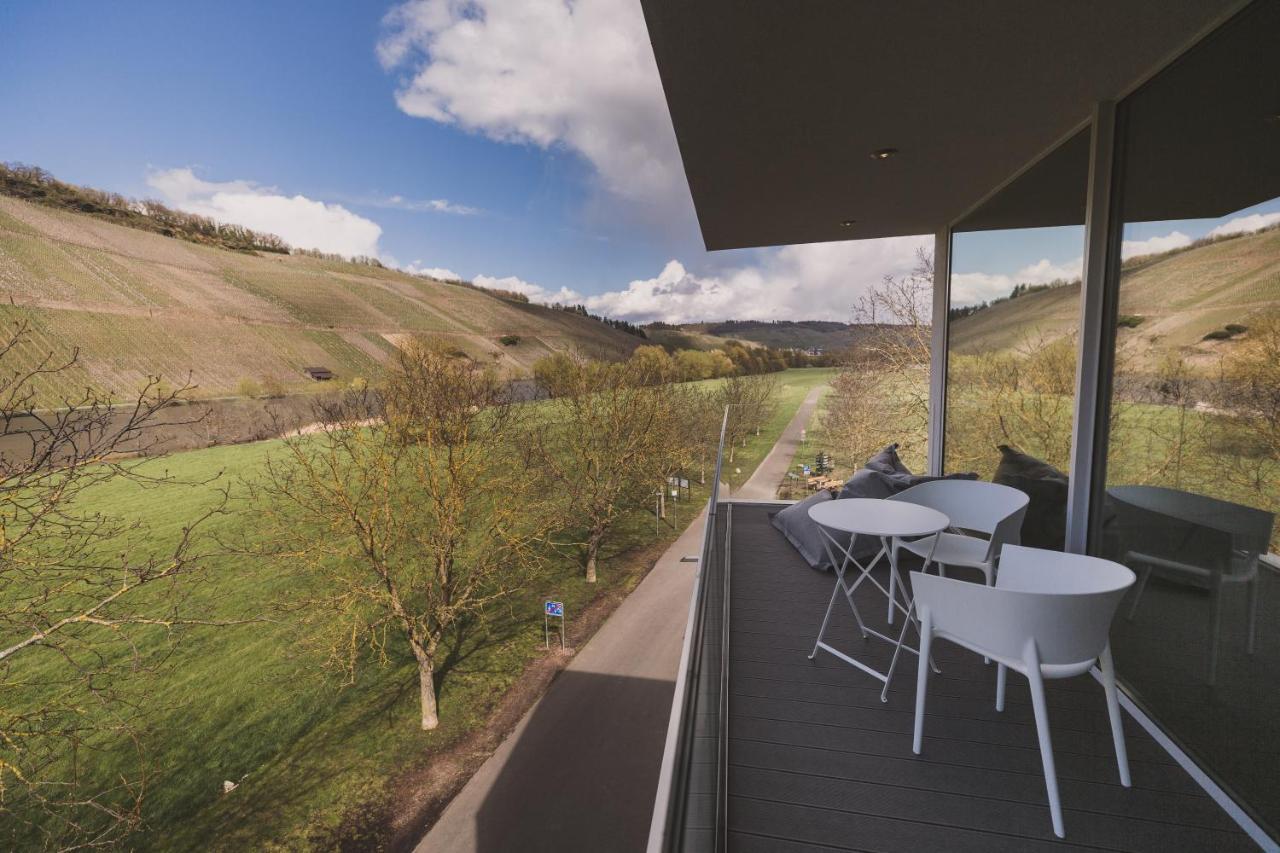 STEILLAGE - Design Moselsuiten mit Panoramablick und SPA Brauneberg Exterior foto