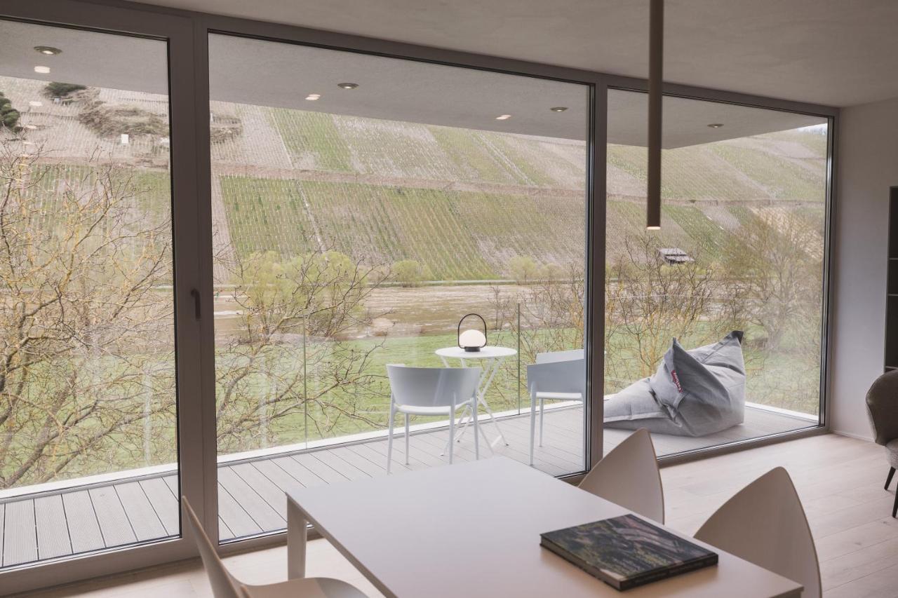 STEILLAGE - Design Moselsuiten mit Panoramablick und SPA Brauneberg Exterior foto